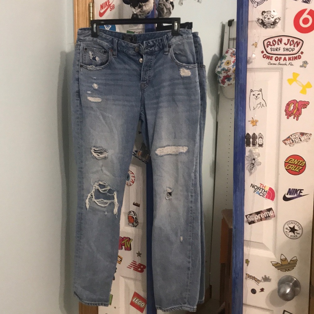 Abercrombie & Fitch Boyfriend/“Mom” Jeans